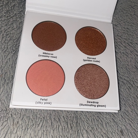Seraphine botanicals blush and luminizer palette - Picture 2 of 2